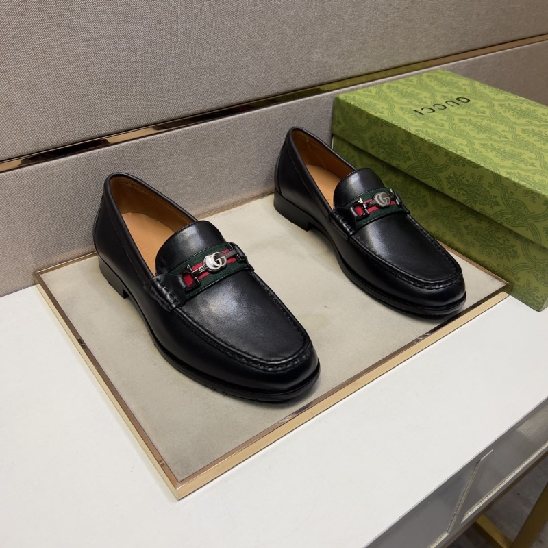 G*u*i leather shoes